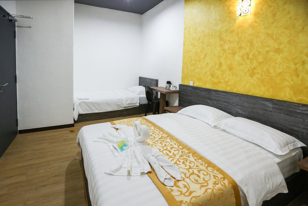 New Dawn Hotel Pontian Sdn Bhd Pontian Kecil Exterior photo