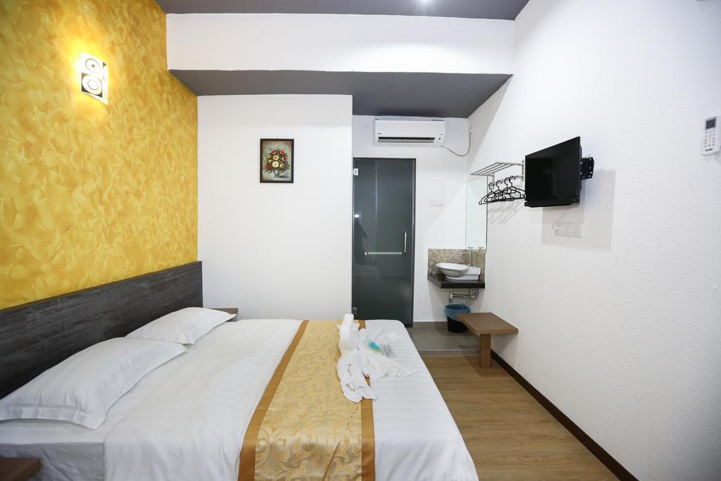 New Dawn Hotel Pontian Sdn Bhd Pontian Kecil Room photo